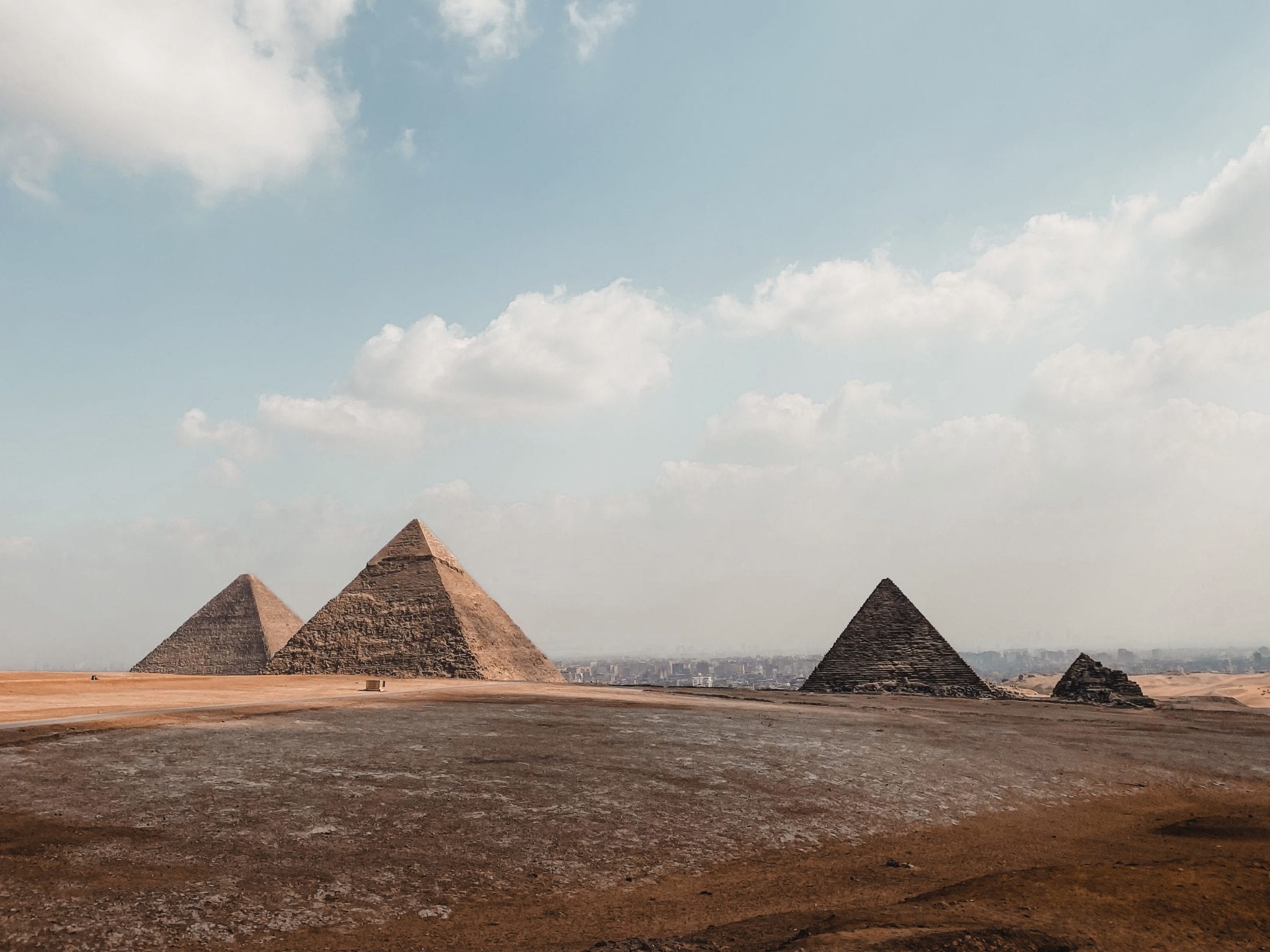3 pyramids of giza 